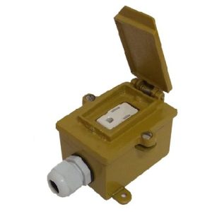 TOMACORRIENTE RECT. SIMPLE DE BRONCE – PRENSAESTOPA PVC